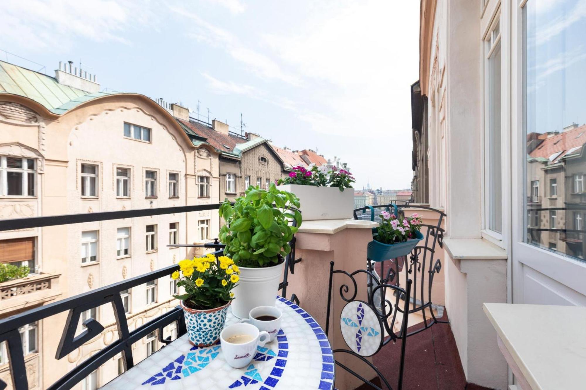 Prague Days - Sunny Riverside Apartments With Terraces Eksteriør billede